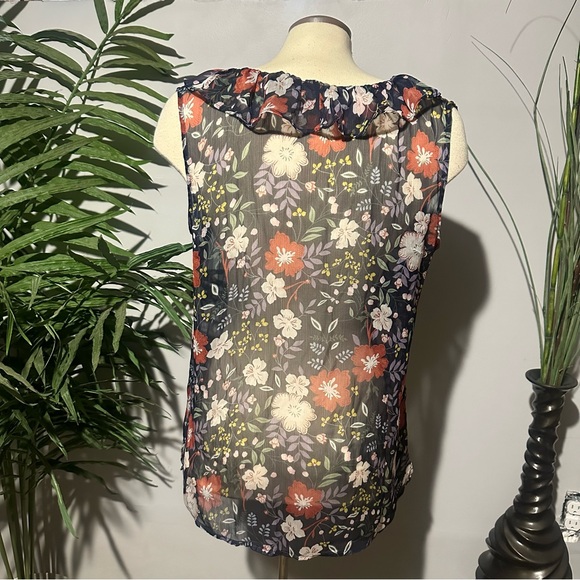 Sleeveless top - Picture 2 of 3